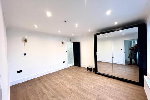 7 bedroom semi-detached house to rent, Park Road, Ashford TW15