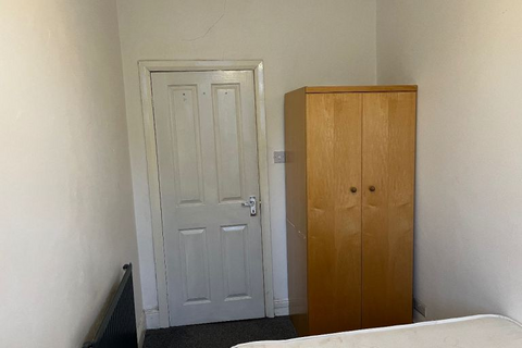 1 bedroom in a house share to rent, Chesterfield Road, Sheffield S8