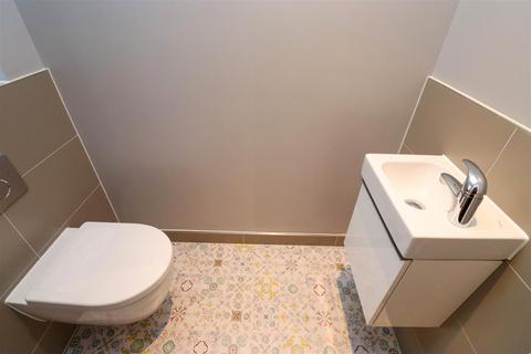 3 bedroom end of terrace house for sale, Lapwings, Fleet GU51