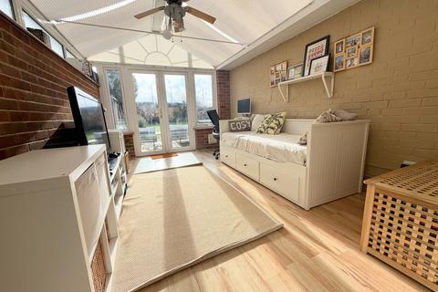 undefined, Frimley, Camberley GU16