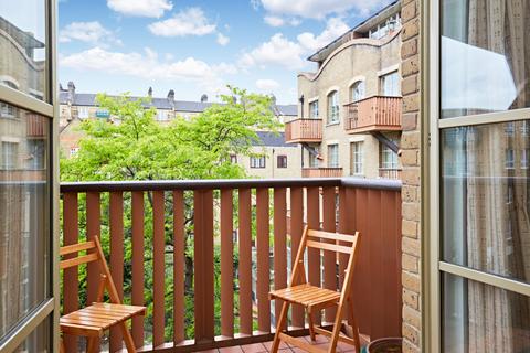 1 bedroom flat to rent, Flat 327, The Circle, Queen Elizabeth Street, London