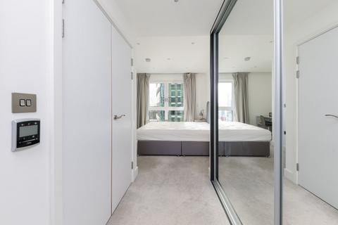 3 bedroom flat to rent, Wiverton Tower, 4 New Drum Street, London
