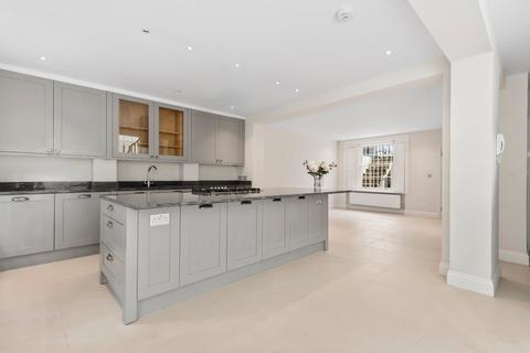 4 bedroom end of terrace house to rent, Chalcot Crescent, Primrose Hill, London