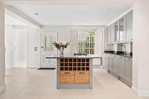 4 bedroom end of terrace house to rent, Chalcot Crescent, Primrose Hill, London