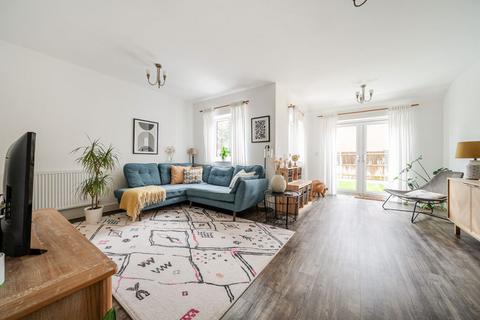 3 bedroom semi-detached house for sale, Holland Gardens, London SE9