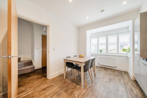 3 bedroom semi-detached house for sale, Holland Gardens, London SE9