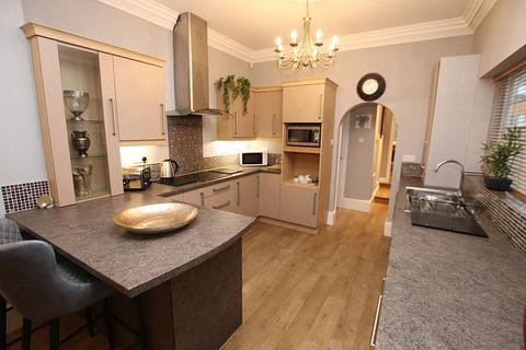 Guest house for sale, CLEE ROAD, CLEETHORPES