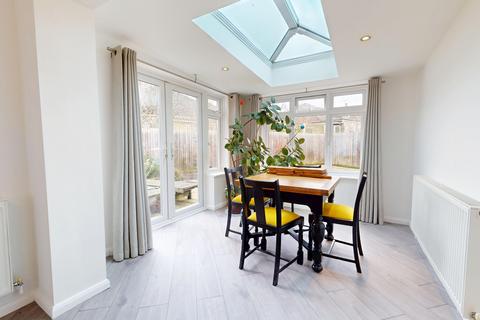 3 bedroom semi-detached house for sale, Forge Meadow Harrietsham ME17 1JE