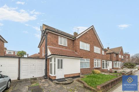 4 bedroom detached house for sale, Horns Road, Barkingside, IG6