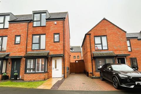 3 bedroom semi-detached house for sale, Towpath Drive, Brownhills, Walsall WS8 6FG