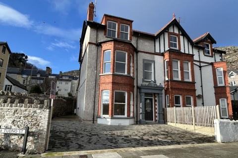 4 bedroom semi-detached house for sale, Tudno Street, Llandudno