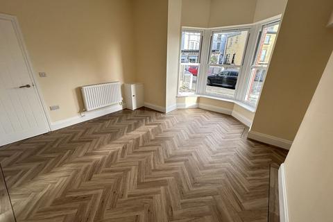 4 bedroom semi-detached house for sale, Tudno Street, Llandudno
