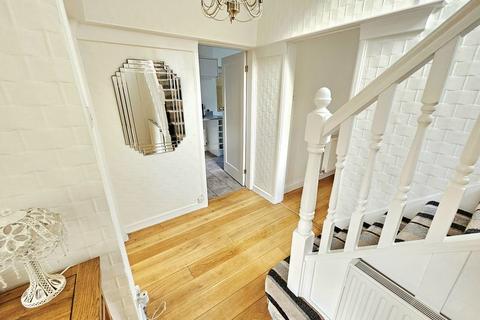 3 bedroom detached house for sale, Melrose Avenue, Sutton Coldfield, B73 6NS