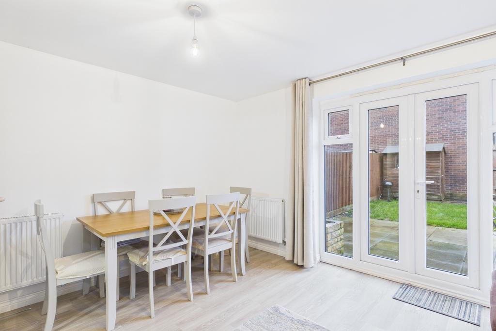 Enjoy friends over for a take away or family meal