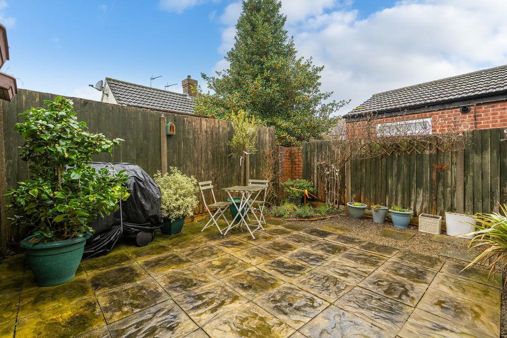 Courtyard garden