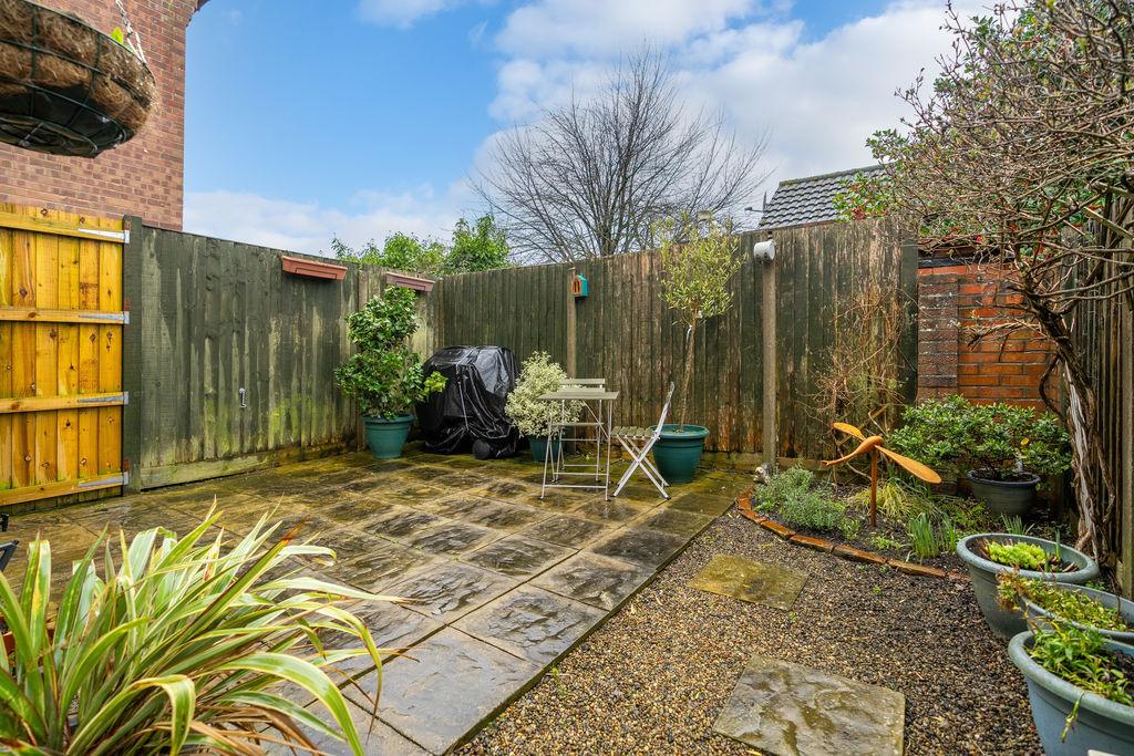 Courtyard garden
