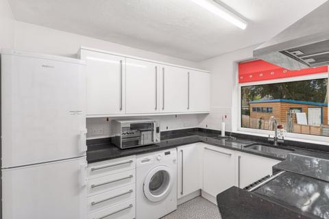 undefined, Neithrop Close, Banbury - No onward chain