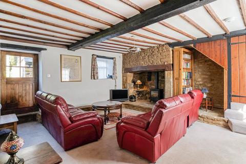 3 bedroom cottage for sale, High Street, Banbury