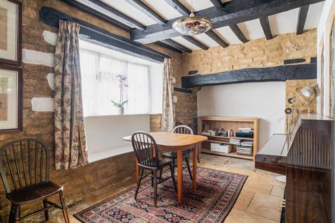3 bedroom cottage for sale, High Street, Banbury