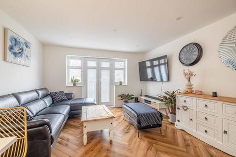 2 bedroom apartment for sale, Chalvey Road East, Slough