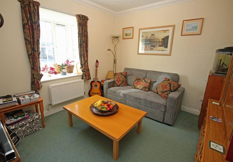 Snug/dining room