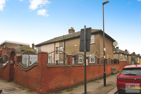3 bedroom semi-detached house to rent, Southbury Road, Enfield, EN3