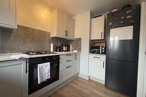 1 bedroom apartment to rent, Dunmow Close, Feltham, TW13