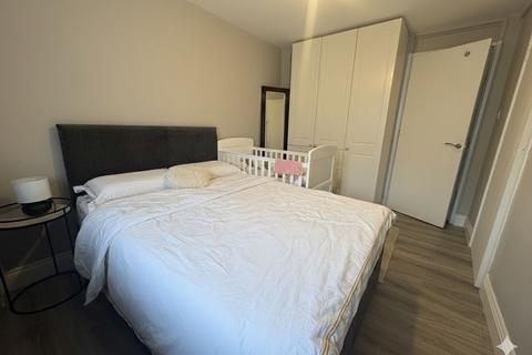1 bedroom apartment to rent, Dunmow Close, Feltham, TW13