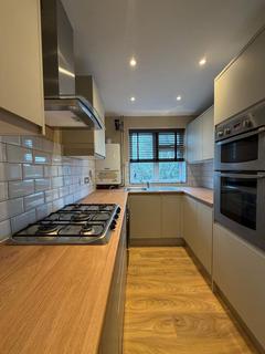 2 bedroom apartment to rent, Bletchmore Close, Hayes, UB3