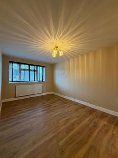 2 bedroom apartment to rent, Bletchmore Close, Hayes, UB3