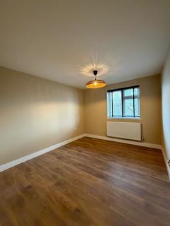 2 bedroom apartment to rent, Bletchmore Close, Hayes, UB3