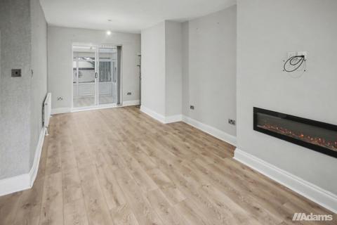 3 bedroom semi-detached house to rent, Hazel Avenue, Runcorn, WA7 4BL