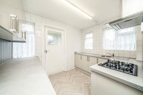 undefined, Queenswood Avenue, Hounslow TW3