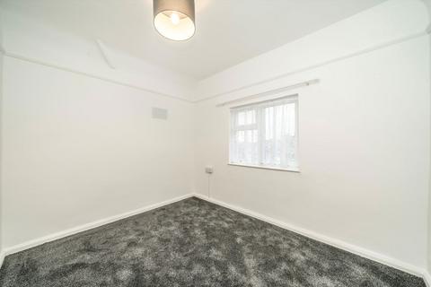 undefined, Queenswood Avenue, Hounslow TW3