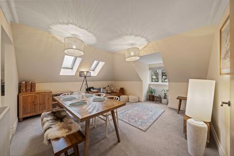 2 bedroom apartment for sale, Reigate Hill, Reigate