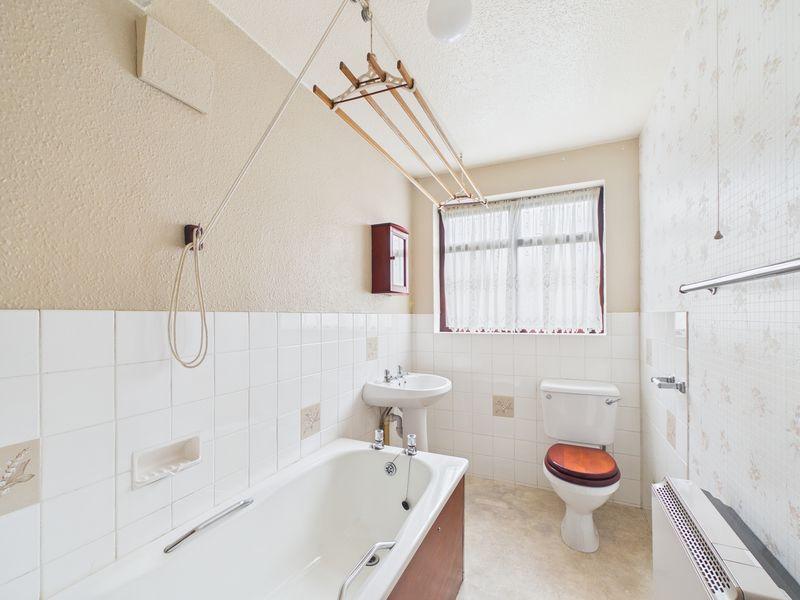 Annexe bathroom
