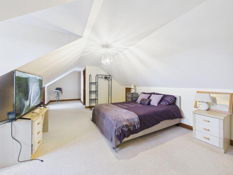 Principal bedroom