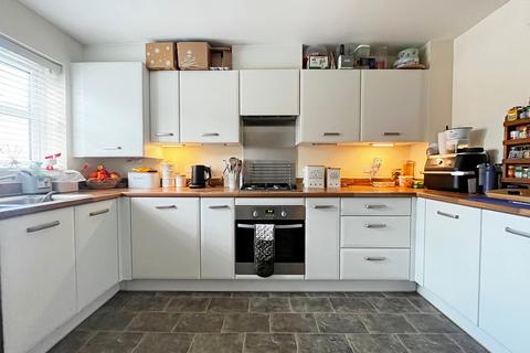 3 bedroom end of terrace house for sale, Fauld Drive Kingsway, Quedgeley, GL2