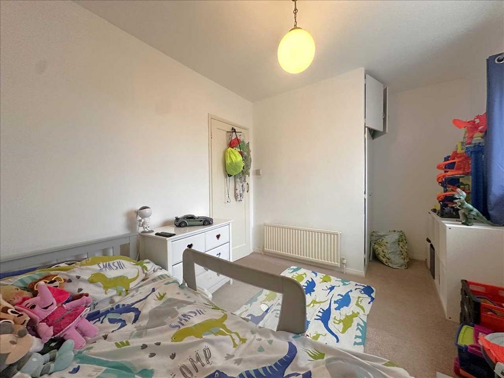 Bedroom (front)