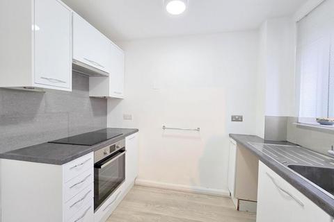 2 bedroom apartment for sale, Devonshire Road, Hatch End