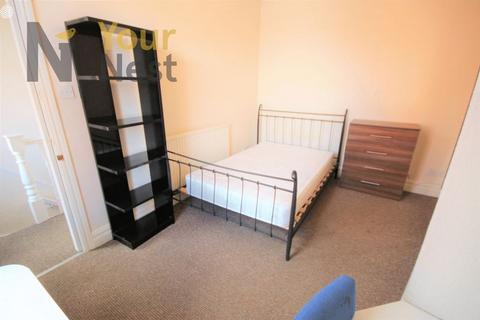 5 bedroom house to rent, Derwentwater Terrace, Headingley, Leeds, LS6 3JL