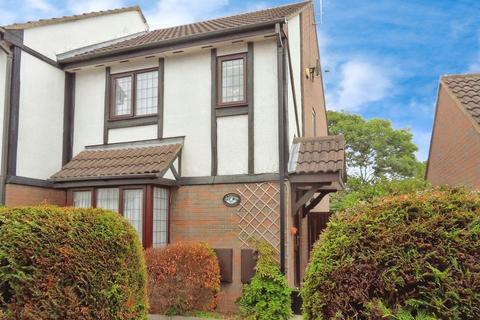 Queensbury Close, Bedford