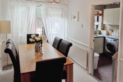 3 bedroom end of terrace house for sale, Queensbury Close, Bedford