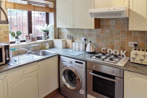 3 bedroom end of terrace house for sale, Queensbury Close, Bedford