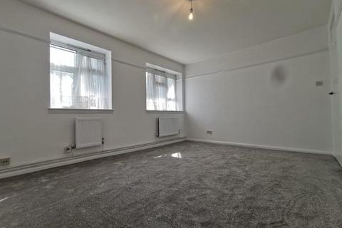 2 bedroom apartment to rent, John Newton Court, Welling DA16