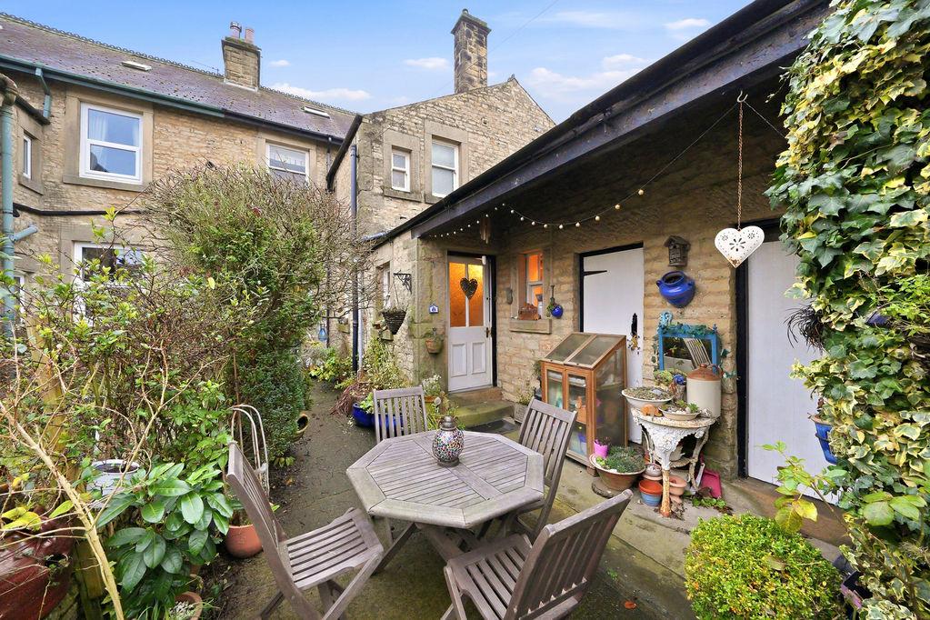 Rear courtyard...