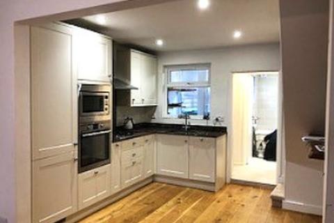 2 bedroom terraced house to rent, Wharf Hill, Winchester