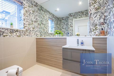undefined, Chigwell Grange, Chigwell IG7