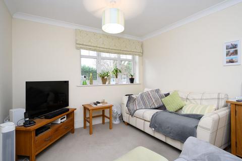 2 bedroom apartment for sale, Brighton Road, Addlestone KT15