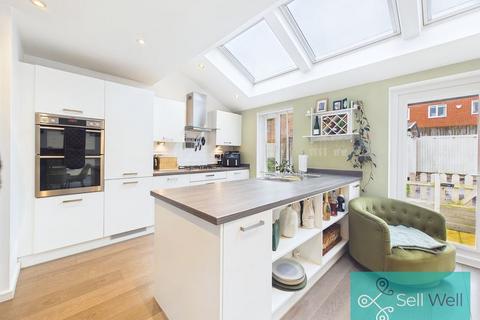 3 bedroom semi-detached house for sale, Thorne Crescent, Manchester M28